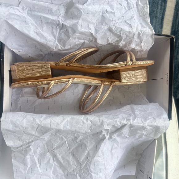 Dolce Vita Gold Heeled Sandals Elegant Design - Picture 3 of 4